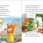 "Nicki nimmt Lukas’ Hand und er wird ein bisschen rot." Kinder vor Achterbahn und Parktor, freudige Stimmung.