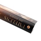 „DIE DIEBIN“ und „TIMELESS“ auf einem Buchrücken mit einem kleinen, stilisierten Logo darunter.