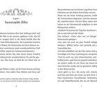 Kapitel 1: Sommernachts-Zelten. Ida läuft mit einem Korb barfuß über die Wiese. Nähe: Lagerfeuer, Zelt, Freunde.