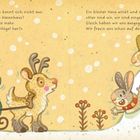 Ein fröhlicher Wal im Wasser, daneben ein Weihnachtsmann im Ruderboot mit Rentier und Bär, wirft ihm Brot zu.