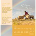 Text links: Segen über Gottes Nähe. Rechts: "Geborgen in Gott". Unten: März-Kalender. Szene: Person mit Schafen, Regenbogen.