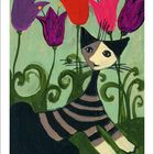 Text: "März". Illustration einer schwarzen Katze mit Streifen, umgeben von bunten Tulpen auf grünem Hintergrund.