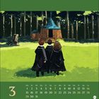 Kalendermonat: März. Drei Personen in Umhängen stehen vor einer Hütte im Wald, Illustration.