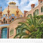 MÄR, Kalenderdaten darunter. Eine bunte Kuppel, verziert mit Ornamenten, umgeben von Backsteingebäuden und Palmen.