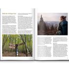 "Wahl der richtigen Tour" ist die Überschrift. Links ein Bild mit einem Wegweiser im Wald, rechts eine Person mit Rucksack.
