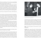 Text: Andreas Schmid als Ausstellungskommissar des ifa für die Ausstellung Kritische Grafik der Weimarer Zeit, Hefei, 1987.  
Foto: Zwei Männer schütteln sich die Hände.