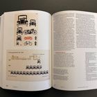 Links oben: "Auto". Darunter Autografiken. Unten links: "Kraftwagenbestand der Erde". Rechts: Fließtext über Gesellschaftsanalyse.