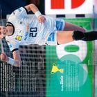 „Sie fliegt hoch hinaus,“ steht neben einer lächelnden Handballspielerin im weißen Trikot mit der Nummer 20.