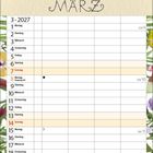 Kalendertitel "März" über Kalenderübersicht. Illustration: Bunte Frühlingsblumen, darunter Schneeglöckchen und Stiefmütterchen.