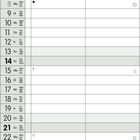 Ein Wandkalender für März 2017 mit Wochentagen in mehreren Sprachen und Mondphasen. Oben dekoratives Muster.