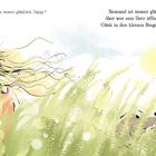 Zwei Texte: „Bist du immer glücklich, Happy?“ und „Niemand ist immer glücklich. Aber wer sein Herz öffnet, kann Glück in kleinen Dingen finden.“ Illustration: Ein Kind und ein Hund in hohem Gras mit Marienkäfern.