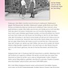 Auf der Straße und vor der Tür. Hausfrauen regelten den Alltag.

Text beschreibt das Leben in Duisburg in den 80ern. Schwarz-weißes Foto zeigt drei Frauen, die auf einem Bürgersteig sprechen.