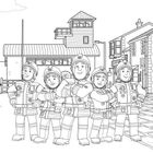 Eine Gruppe von fünf Feuerwehrleuten steht lächelnd vor einer Feuerwache, alle in Uniform mit Helmen und verschränkten Armen.
