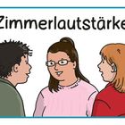 „Zimmerlautstärke“. Drei Personen unterhalten sich miteinander. Eine davon trägt eine Brille. Illustration.