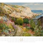 März-Kalenderblatt mit einem Gemälde: Küstenlandschaft, blühender Garten, Holzzaun, Meer und Segelboot im Hintergrund.