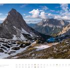 03, Seebensee (1657m) vor der Wetterspitze (2707m). Schneebedeckte Berge und ein klarer Bergsee unter blauem Himmel.