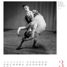Serge Golovin und Belinda Wright während einer Ballettprobe. Darunter ein Kalenderblatt mit hervorgehobener 3.