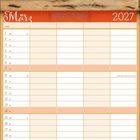 Kalenderseite März 2027. Ein schlafendes Kätzchen neben einem Keramikhuhn und Stroh.