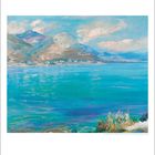 Zahlen unterhalb: "3", "1-31". Illustration eines Sees mit Bergen im Hintergrund, klarer Himmel mit Wolken.