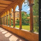 Vorbild Italien. Der Bau der Friedenskirche im Schlosspark Sanssouci in Potsdam. Freitag, 2. April. Arkadengang mit Säulen.