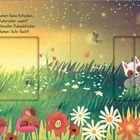 "Wovon träumen kleine Kätzchen, wenn der Katervater wacht?" lautet der Text. Zwei Kätzchen ruhen zwischen farbenfrohen Blumen unter funkelnden Sternen.