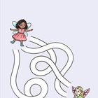 "Dora möchte ihrer Freundin Erdbeeren mitbringen. Auf welchem Weg kann sie die meisten finden?" zeigt ein Labyrinth mit zwei Feen.