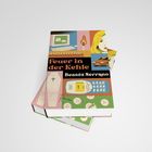 „Feuer in der Kehle“, Beatriz Serrano. Buntes, illustratives Buchcover mit Handy, Flamme und Computer.