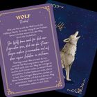 „WOLF Freiheit: Wild und frei streift der Wolf durch die tiefblaue Nacht.“ 
Illustration: Wolf heult zum Sternenhimmel.