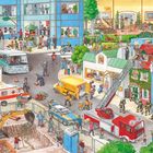 Menschen in einer lebhaften Stadt, Einsatzfahrzeuge sind unterwegs. Feuerwehr, Polizei und Bauarbeiten beleben das Geschehen.