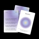 Drei pastellviolette Karten mit Text "MUDITA" und Dankbarkeitsbotschaften. Eine Karte zeigt einen sanften Farbverlauf.