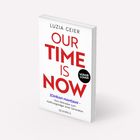„LUZIA GEIER, OUR TIME IS NOW, VORAB COVER, ZOHRAN MAMDANI - Vom Aktivisten zum Hoffnungsträger einer Generation, QUADRIGA." Ein Buchcover mit rotem und schwarzem Text auf weißem Hintergrund.