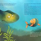 Zwei Meeresbewohner streiten sich: ein Rochen namens Rocho und ein Fisch namens Ferri. Im Hintergrund sind Pflanzen.