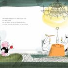 Text: "Am Morgen drehst du in Japan einen Film mit Brad Blitz, und am Abend isst du mit Angelina Lolli in einem schicken Restaurant in Hollywood." 

Illustration: Ein Schwein als Kellner serviert einem Storch und einer Kuh an einem Tisch unter einem Kronleuchter.