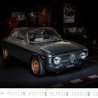 „1300 Junior la Giulia che vince“ und „März“ unten. Ein klassisches Auto mit silberner Lackierung und goldenen Felgen.