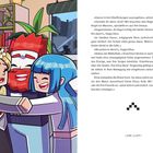 Zwei Seiten: Links eine Illustration mit drei fröhlichen Personen in Umarmung, rechts Text über eine Szene mit Elina und Ebru.