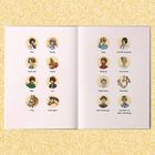 Links: Fine, Melody, Tante Ida, Cookie, Mika, Levi, Titan, Little Spirit. Rechts: Hugo, Lucinda Langnase, Manfred, Frau Vinter, Eddie Honig, Flora Blue, Herr Grimminger, Assistent von Herrn Grimminger. Illustrationen auf rosa Hintergrund.
