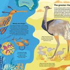 Links: "Weedy sea dragon" beschreibt einen gut getarnten Fisch mit leuchtend rosa Eiern. Rechts: "The greater rhea" erklärt das Verhalten eines flugunfähigen Vogels in Südamerika. Darunter abgebildet sind die Tiere in farbenfroher, cartoonartiger Umgebung mit Pflanzen.