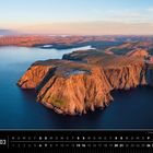 Kalender mit dem Titel "Skandinavien 03". Zeigt felsige Küstenlandschaft bei Sonnenuntergang, beschriftet mit "Klippen des Nordkaps (Norwegen)".