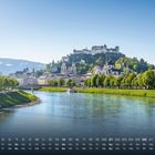 Kalendertext mit Datumsangaben, darunter "Salzburg 3". Eindruck einer Festung auf einem Hügel mit Fluss und Stadt.