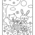 Zwei niedliche Tiere, ein Eichhörnchen und ein Hase, sitzen auf einer Decke bei einem Picknick unter Bäumen und Sonne.