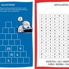 Zahlenpyramide mit Aufgabenbeschreibung links; rechts ein Wortsuchrätsel. Wörter: Woodstock, Lucy, Snoopy, Linus.