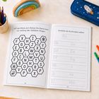 Links: "Hilf der Biene zum Honig!" über Hexagonen mit Buchstaben. Rechts: "Schreibe die Buchstaben selbst!" mit Alphabetlinien.