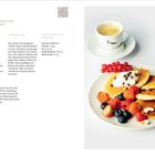 Texte: Tipps zur Wahl von Jeans und Oberbekleidung für verschiedene Figurtypen. Bild einer lächelnden Frau in stilvoller Kleidung.