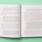Seite 30 und 31 eines Buches mit Text über Finanzierung, Kunst und persönliche Ansichten, in schwarzer und roter Schrift.