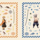 Links: „OSAKA“ auf einem Vogel und Symbol; Charakter in orangeem Kimono. Rechts: Tiermasken-Charakter, blaue Umrandung.