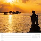 Kalender für die 26. Woche, Juni/Juli. Sonnenuntergang über dem Shinji-See. Silhouette einer Statue am Ufer.