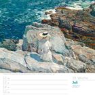 28. Woche Juli 2027. Illustration: Person in weiß mit Hut sitzt auf Felsen, Blick aufs Meer.