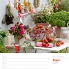 33. Woche, August 2027, frische Tomaten und Basilikum, Sträuße aus Oregano und Minze. Garten mit Kräutern und Gemüse.