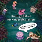 „Knifflige Rätsel für Kinder ab 5 Jahren.“ Eine Sprechblase: „Helft mir dabei, Shellys Perlen zu ergattern!“ Unterwasserillustration.