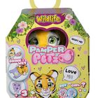"Pamper Petz" oben, gelber Tiger mit großen Augen, florale Dekoration, „Adopt me!“, „Boy or Girl?“ und „Magical Reveal“.